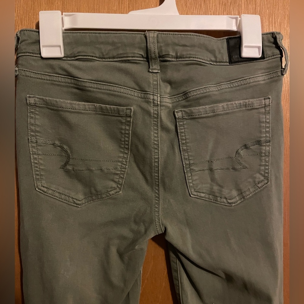 American Eagle Ripped Jeans - Picture 3 of 8